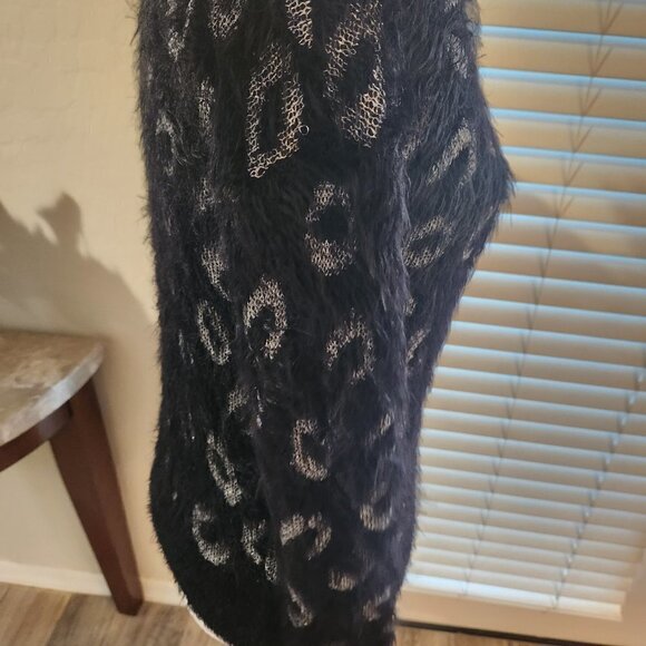 APT 9 Black and Silver Sweater. NWT. Size XS - Picture 9 of 15